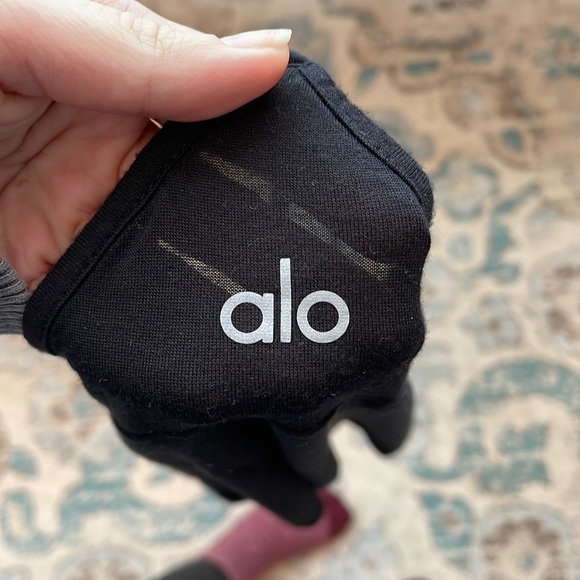 Alo Yoga Crop Tank - Picture 3 of 3